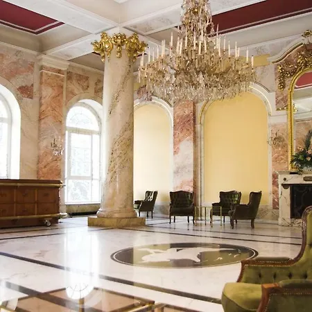 Executive 2 باد جاستاين